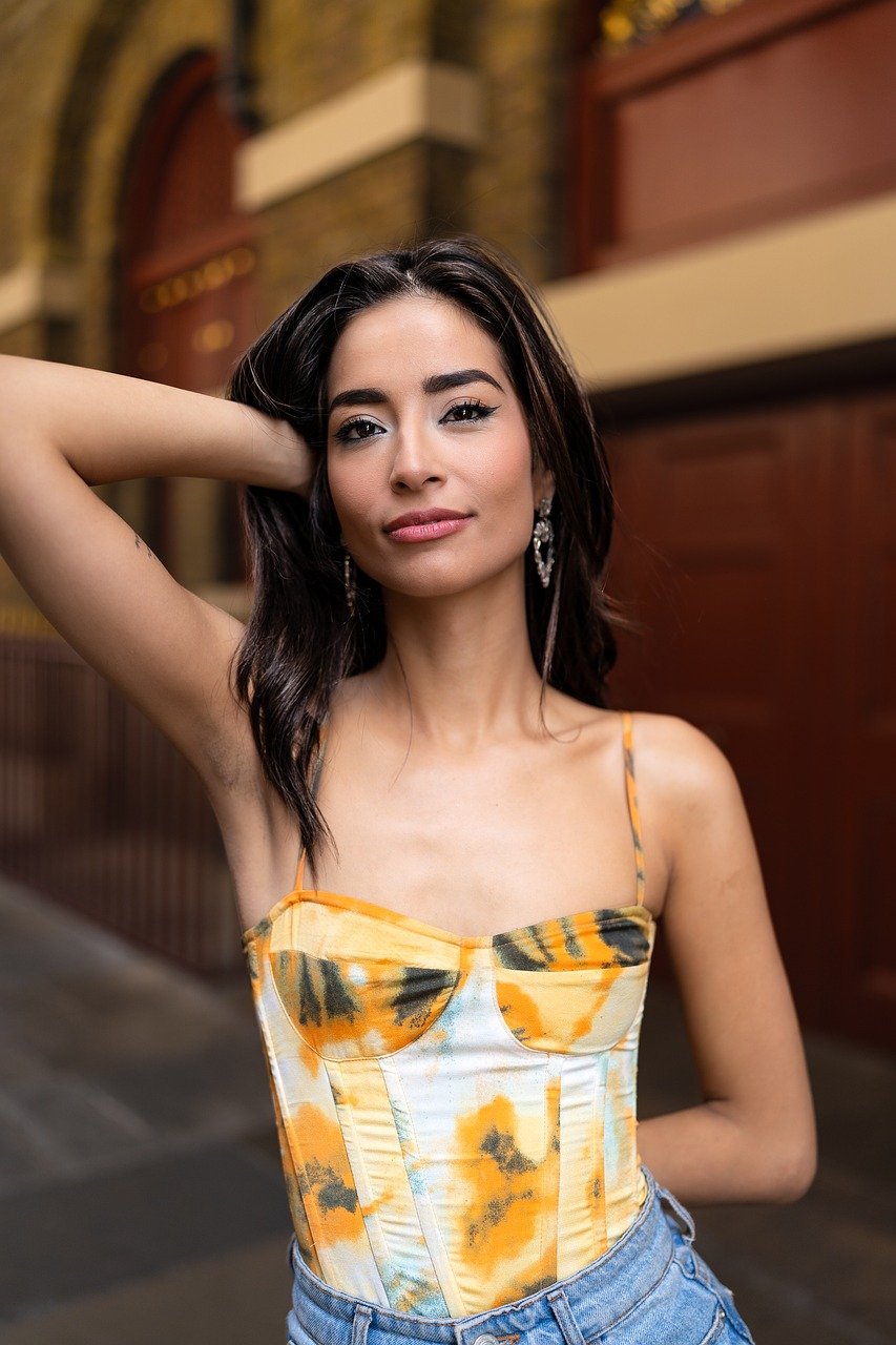 fashion, street photography, editorial look, city chic, modern portrait, urban fashion, high-end style, trendy outfit, metropolitan vibe, effortless elegance, bold fashion, contemporary styling, fashion influencer, architectural background, monochrome aesthetic, dynamic pose, model off-duty, statement dressing, cosmopolitan style, artistic composition